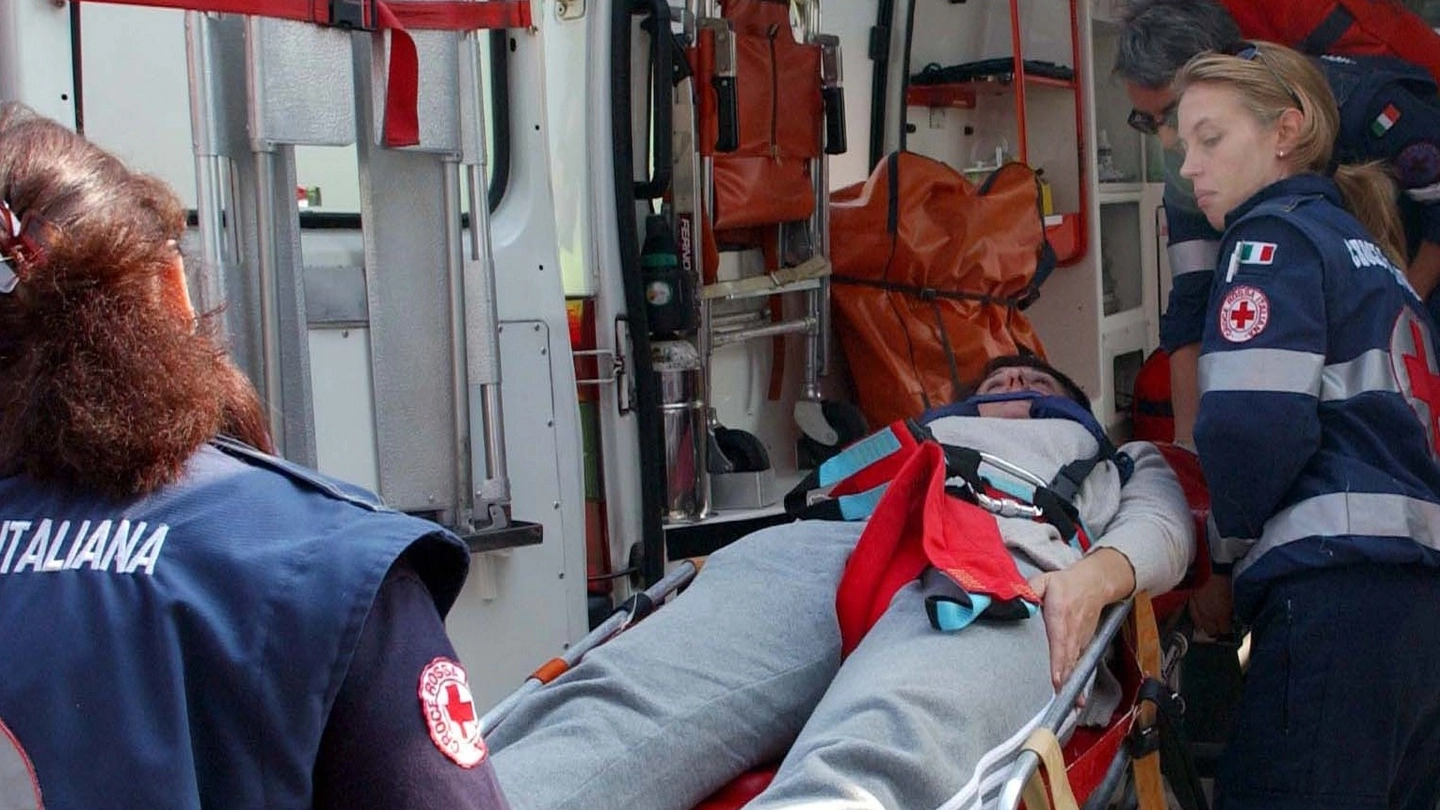 La centrale operativa  del 118  ha inviato due ambulanze con medici