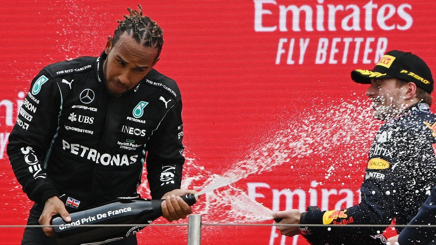 Hamilton e Verstappen sul podio