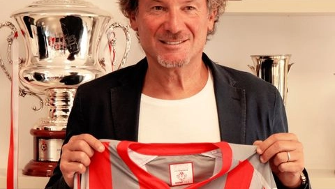 Giovanni Stroppa è ufficialmente il tecnico che dovrà guidare la risalita dei grigiorossi Giovanni Stroppa è ufficialmente il tecnico che dovrà guidare la risalita dei grigiorossi