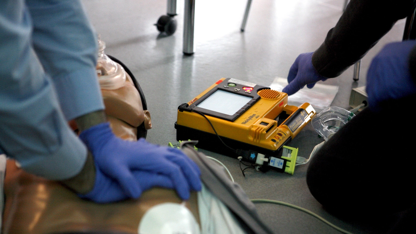 I dodici defibrillatori erano stati installati nel 2014 