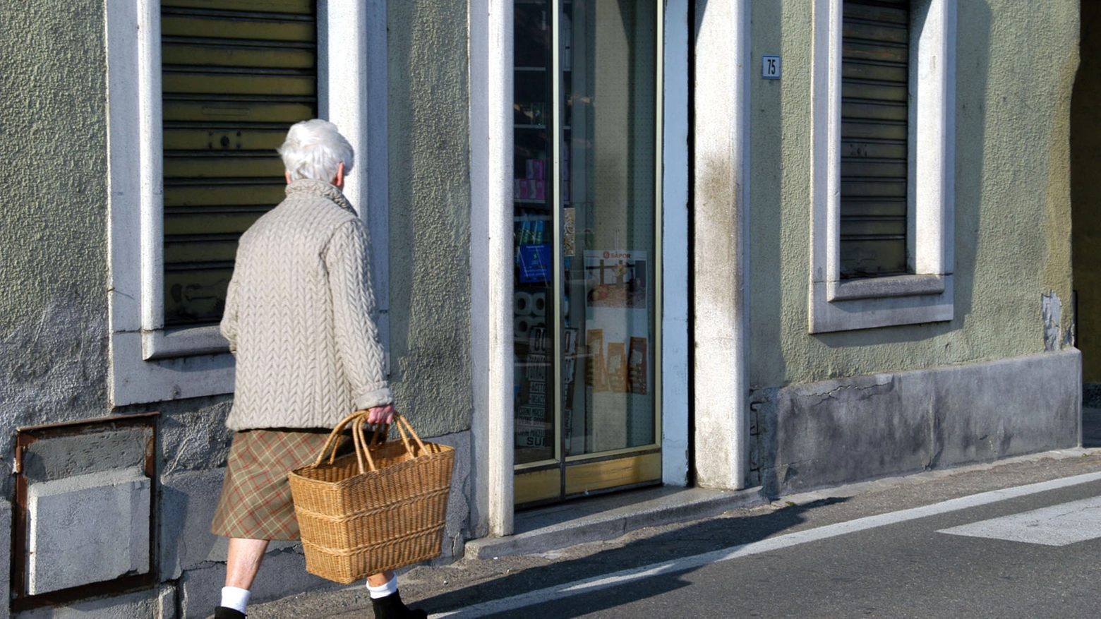 Sono 150 in Lombardia i paesi senza alcun esercizio commerciale o al massimo con uno. Maglia nera alla provincia di Pavia, seguita da Bergamo