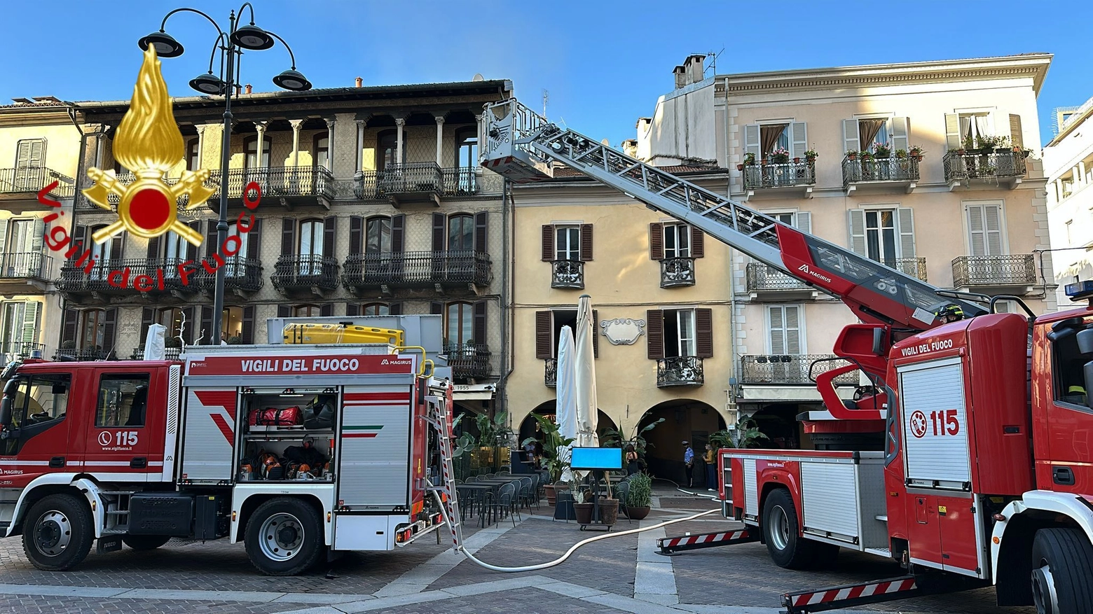 L'intervento nella palazzina in piazza Duomo a Como L'intervento nella palazzina in piazza Duomo a Como