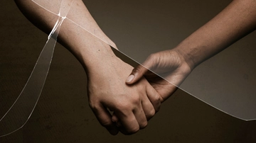 Uno sguardo maschile sulla violenza di genere: rompere gli stereotipi e sfidare il presente
