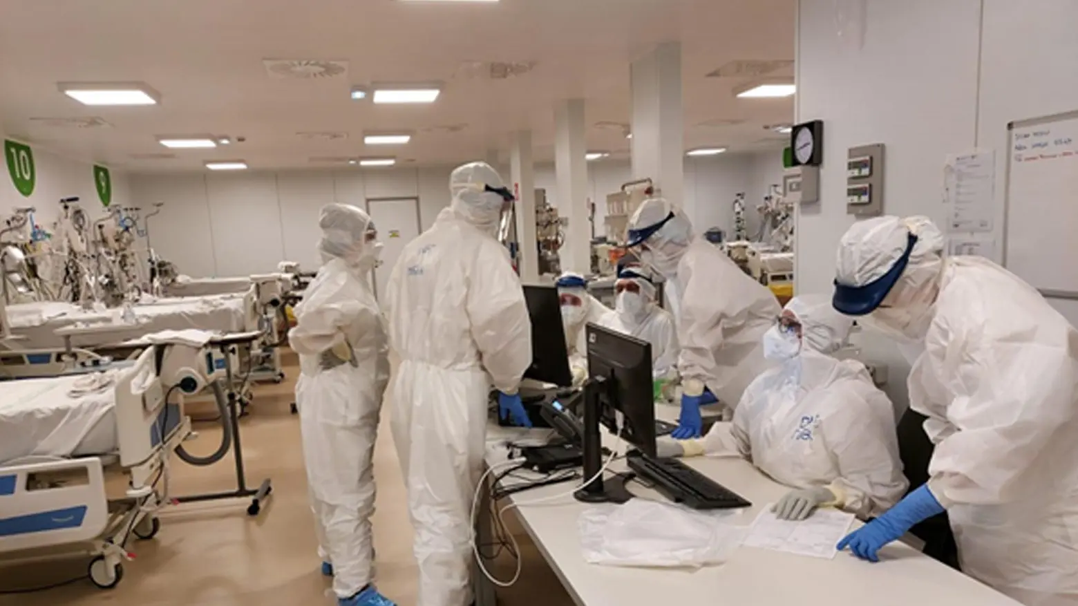 Medici e infermieri in Lombardia nella fase acuta del Covid Medici e infermieri in Lombardia nella fase acuta del Covid
