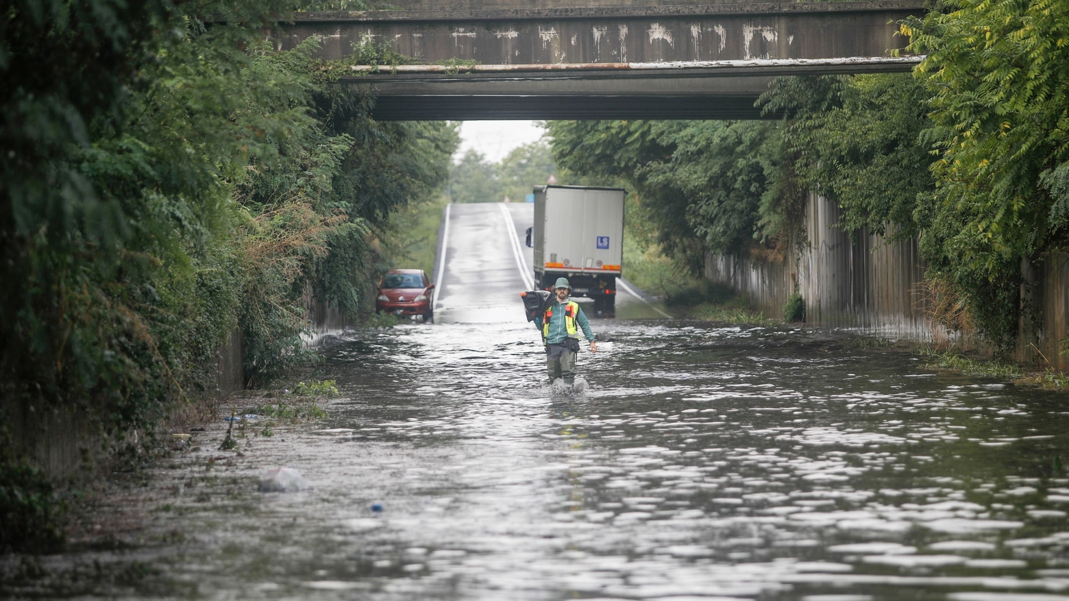 Sottopasso allagato a Pogliano Milanese