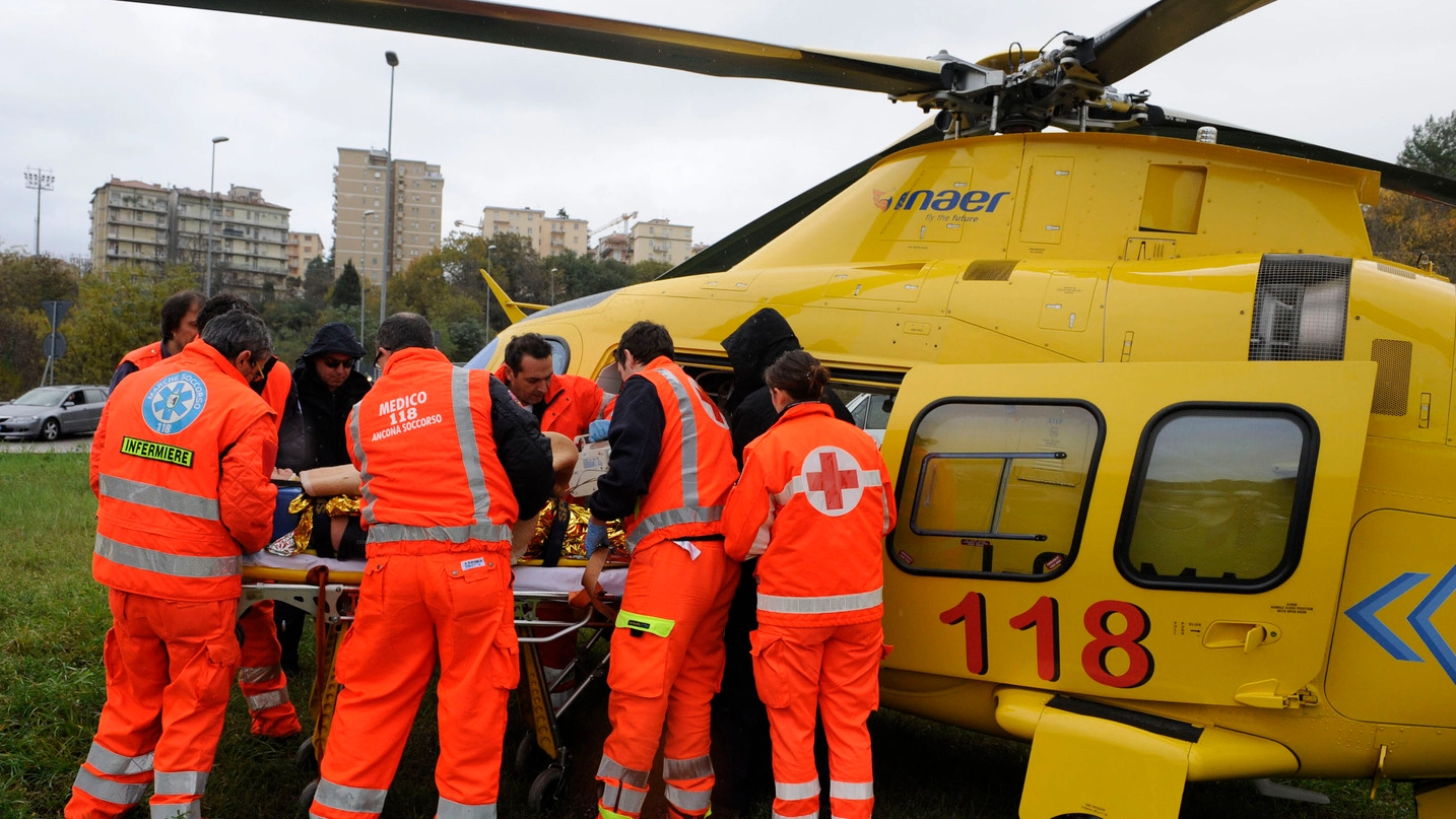 Il ferito è stato trasportato all’ospedale in elicottero