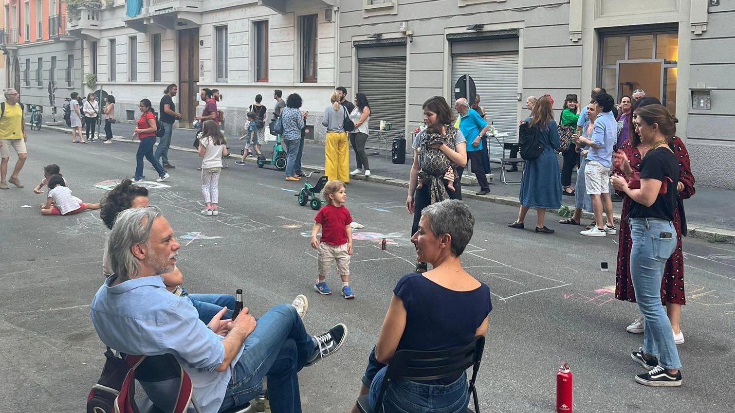Iniziativa dei residenti in via Sangallo  La via chiude al traffico per lavori  E parte l’isola pedonale spontanea