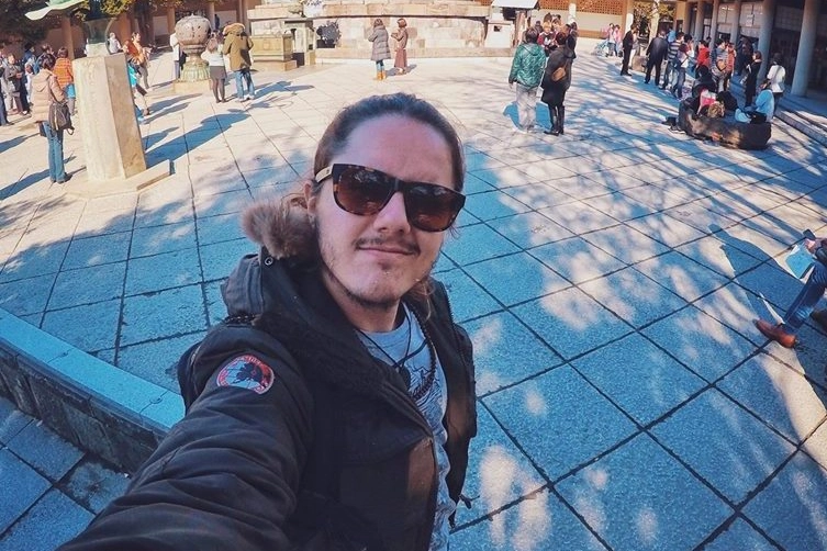 IN TOUR Nicolò Balini, 25 anni, ha visitato decine  di paesi realizzando video divertenti e istruttivi finanziati da aziende a importanti