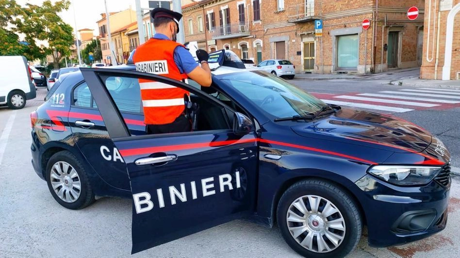 Carabinieri in azione (Archivio) Carabinieri in azione (Archivio)
