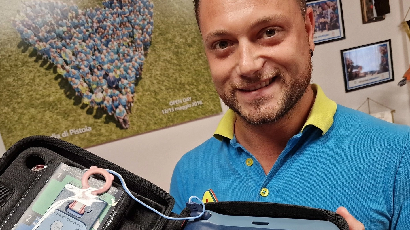 I defibrillatori semi-automatici sono apparecchiature semplici e sicure I defibrillatori semi-automatici sono apparecchiature semplici e sicure