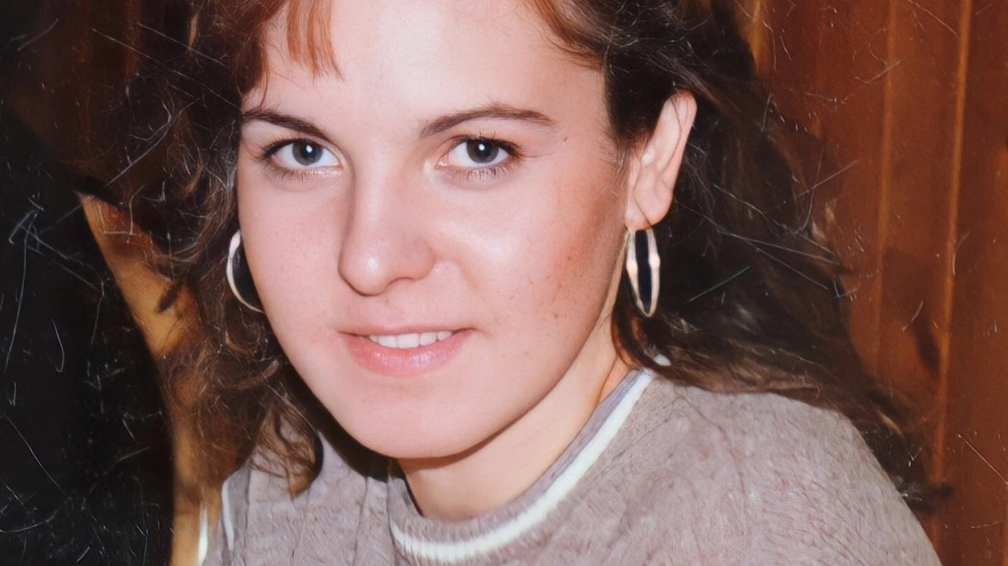 Laura Bigoni fu uccisa il 1° agosto 1993 nella villetta di famiglia a Clusone. Il suo caso è stato riaperto