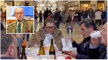 Multa al pranzo dei clochard in Galleria, Feltri: “La pago io”. Ma il presidente Pro Tetto: “No, dovere mio”
