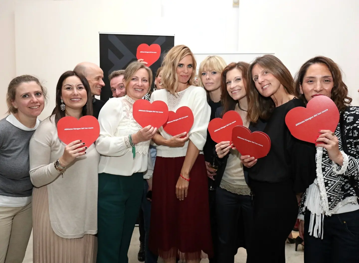 La solidarietà va molto di moda con le t-shirt di Beatrice B. e Filippa Lagerback