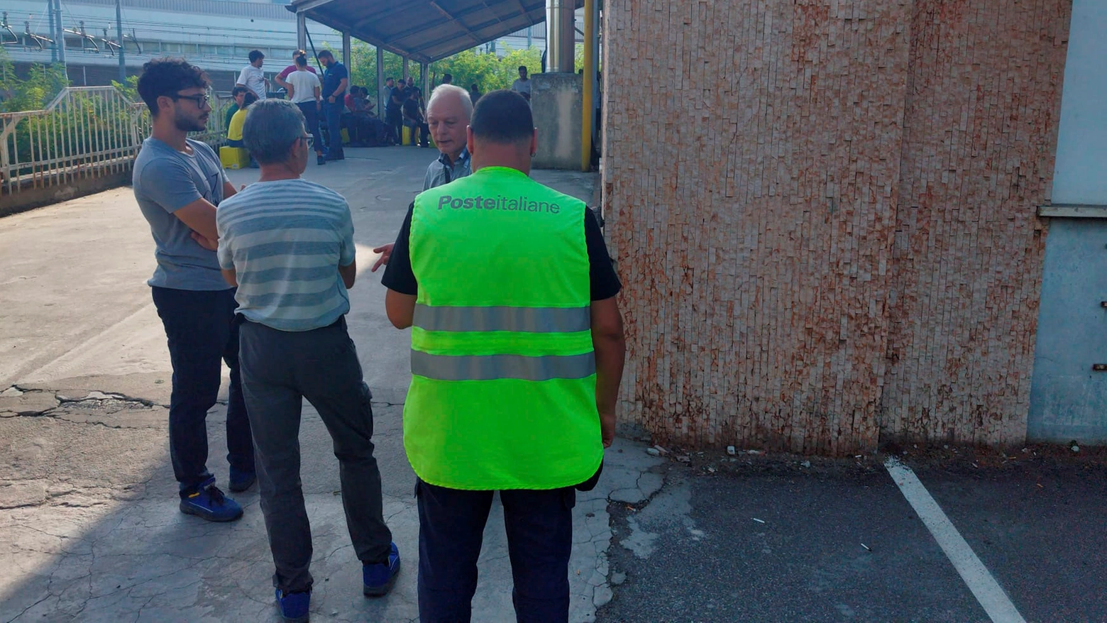 Pavia, portalettere in protesta e incrociano le braccia