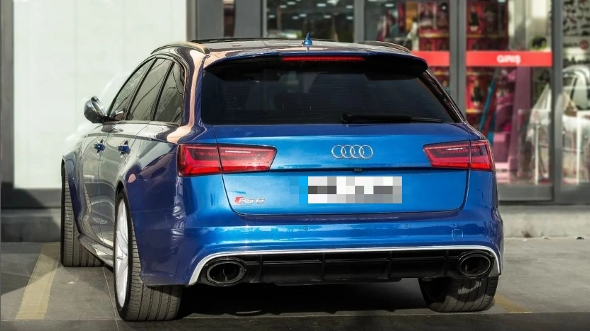 L'Audi R6 L'Audi R6