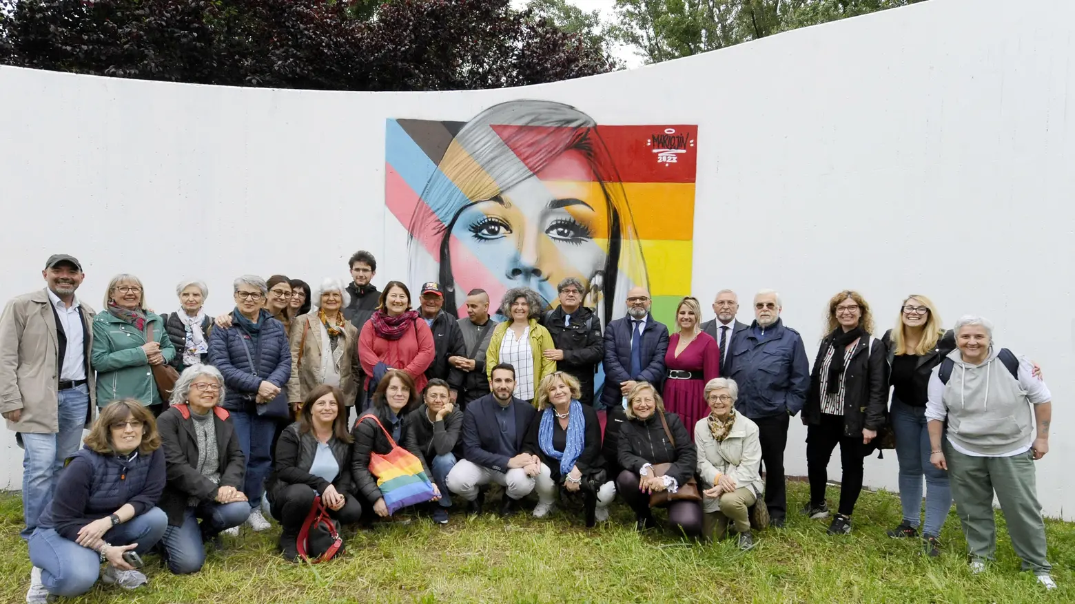 “L’amore è amore“  Raffaella Carrà simbolo  della lotta all’omofobia