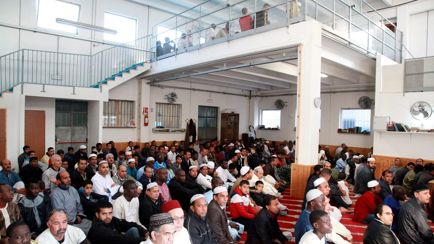 La comunità islamica è stata sfrattata del centro di via Mazzini e vuole una moschea tutta nuova