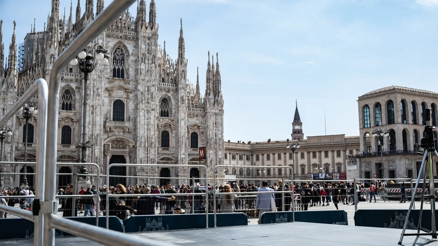 Da piazza Duomo alla Darsena, la città si prepara a indossare la veste migliore nei giorni della design week Da piazza Duomo alla Darsena, la città si prepara a indossare la veste migliore nei giorni della design week