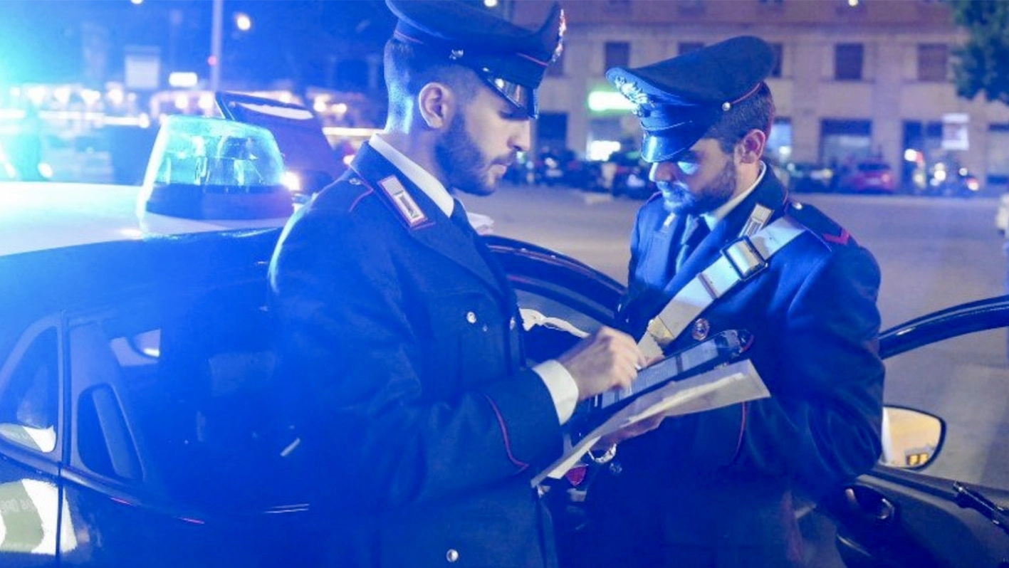 I carabinieri stavano effettuando un controllo (foto di repertorio)