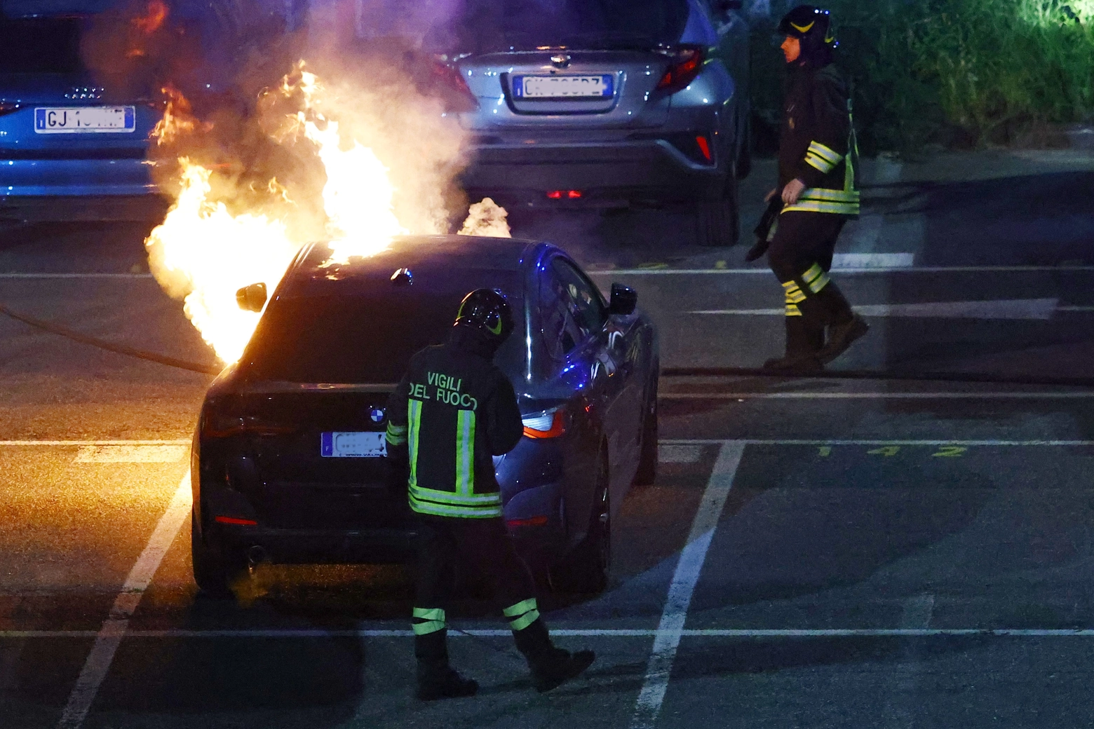 L'auto di Matthieu Huard andata a fuoco