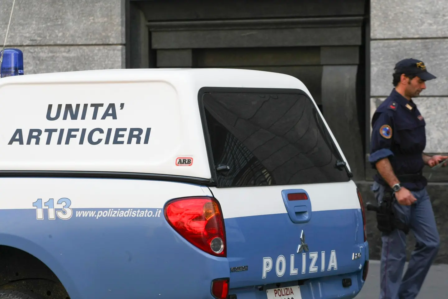 Bomba in un cantiere: intervengono gli artificieri
