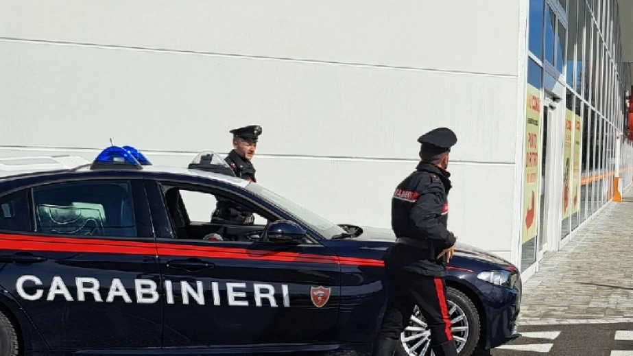 Sul posto sono intervenuti i carabinieri Sul posto sono intervenuti i carabinieri