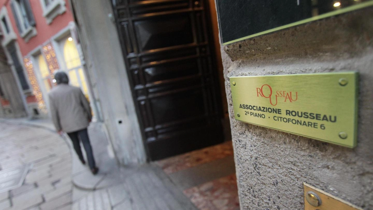 La sede dell'associazione Rousseau a Milano (Ansa)