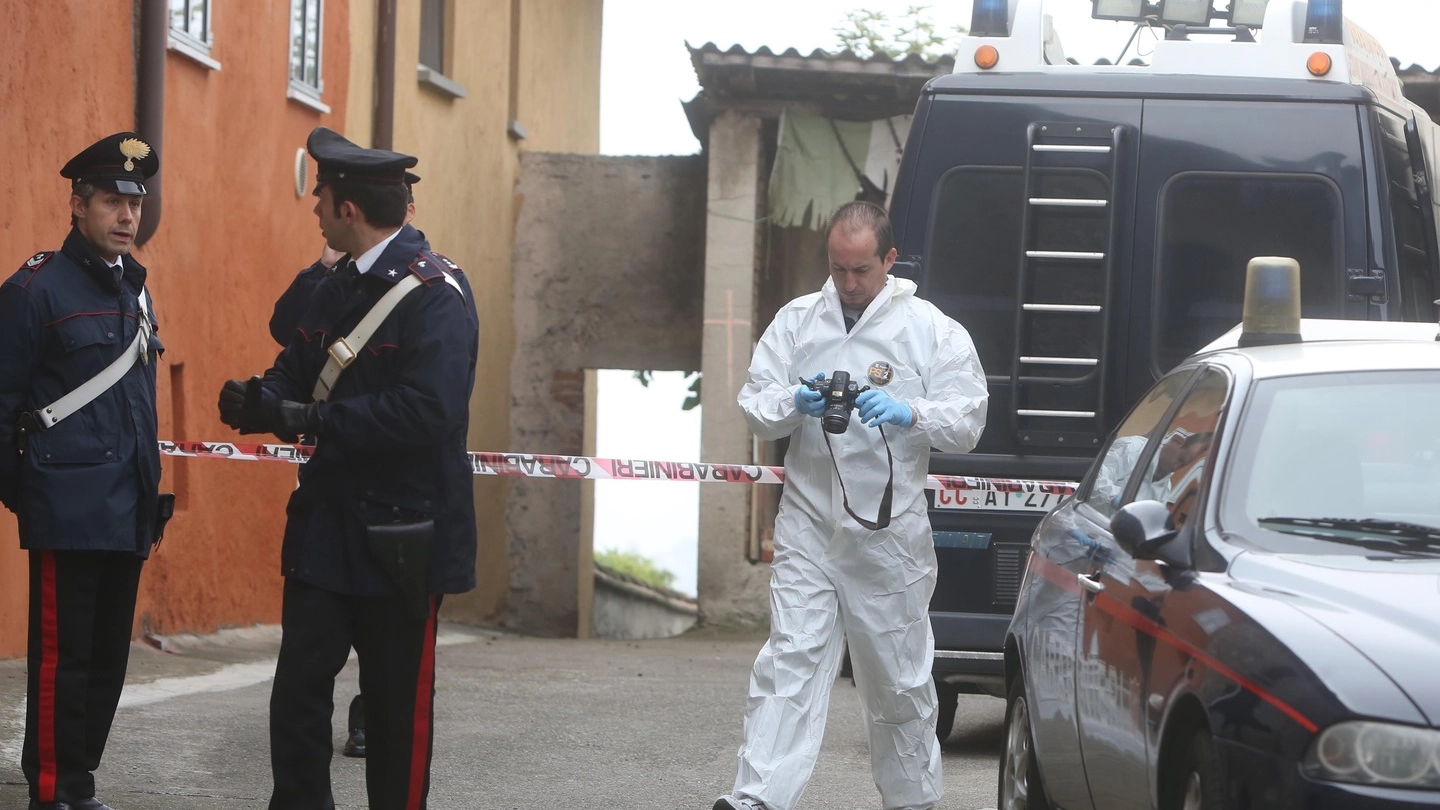 I carabinieri intervenuti sul posto hanno trovato la donna supina, posizione compatibile con l’aggressione (Fotolive)