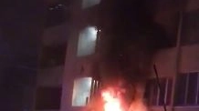 L'incendio in via Einaudi a Cologno Monzese