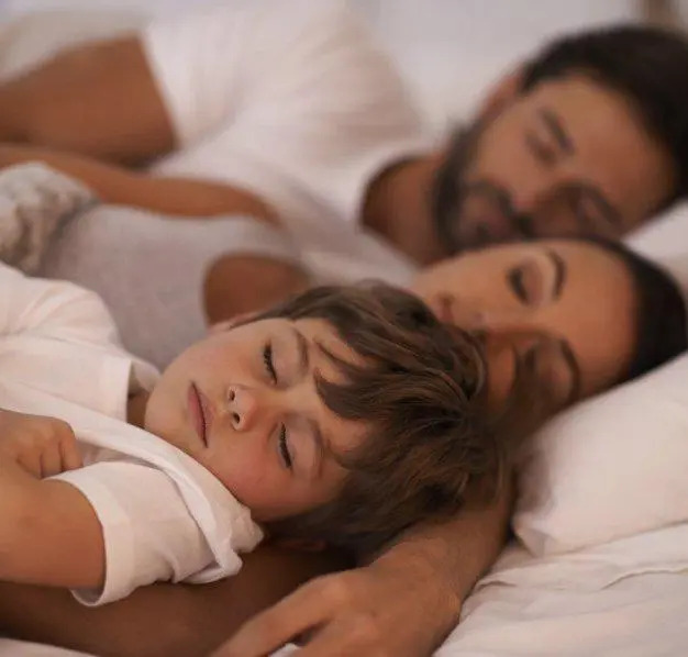 Il lockdown dei piccoli, fra lettone e junk food
