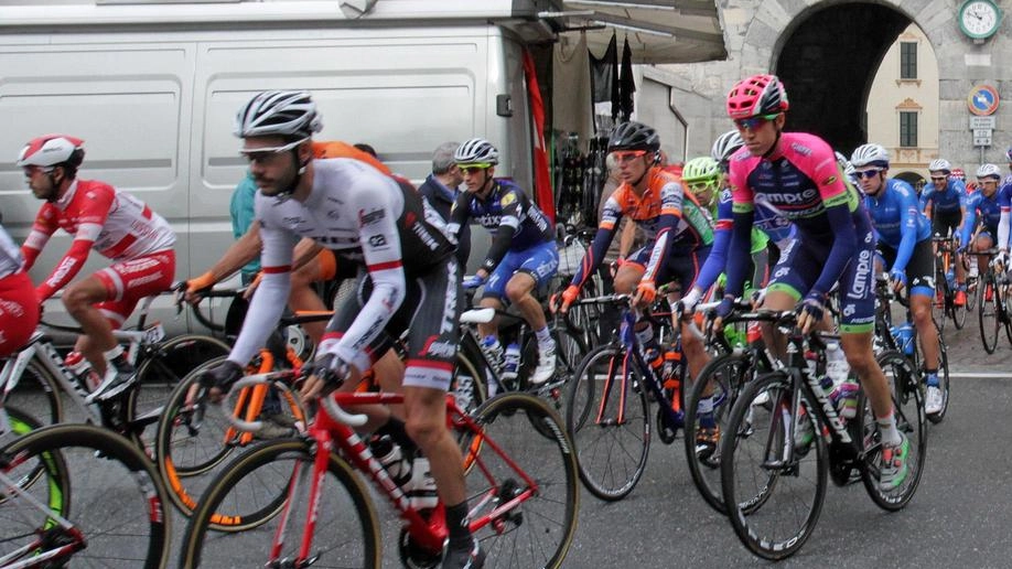 Giro di Lombardia al via. Una giornata di passione per gli automobilisti Giro di Lombardia al via. Una giornata di passione per gli automobilisti