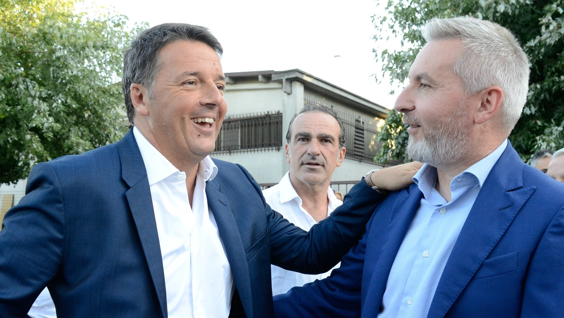 Matteo Renzi saluta l’ex sindaco di Lodi Lorenzo Guerini oggi  suo braccio destro (Cavalleri)