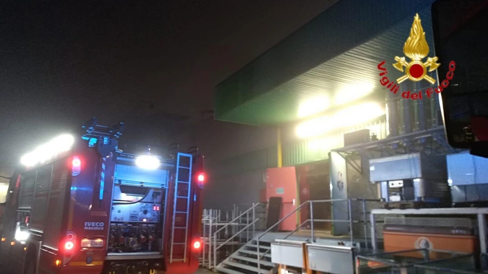 Incendio forno centro commerciale (foto vigili del fuoco)