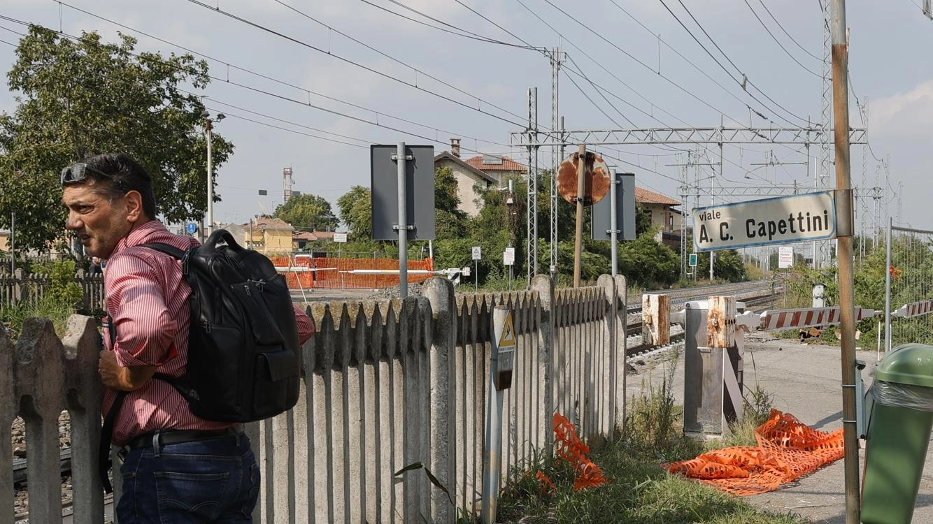 Riapre il passaggio a livello Ma in futuro sarà smantellato Riapre il passaggio a livello Ma in futuro sarà smantellato