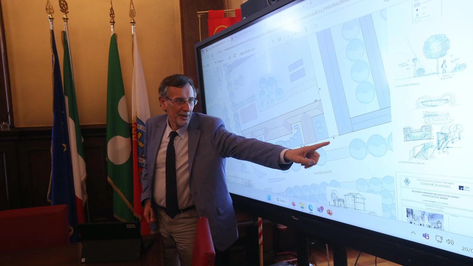 Il maxi cantiere di Monza Arrivano 25 milioni per aule, tetti, palestre e dieci nuovi giardini Il maxi cantiere di Monza Arrivano 25 milioni per aule, tetti, palestre e dieci nuovi giardini