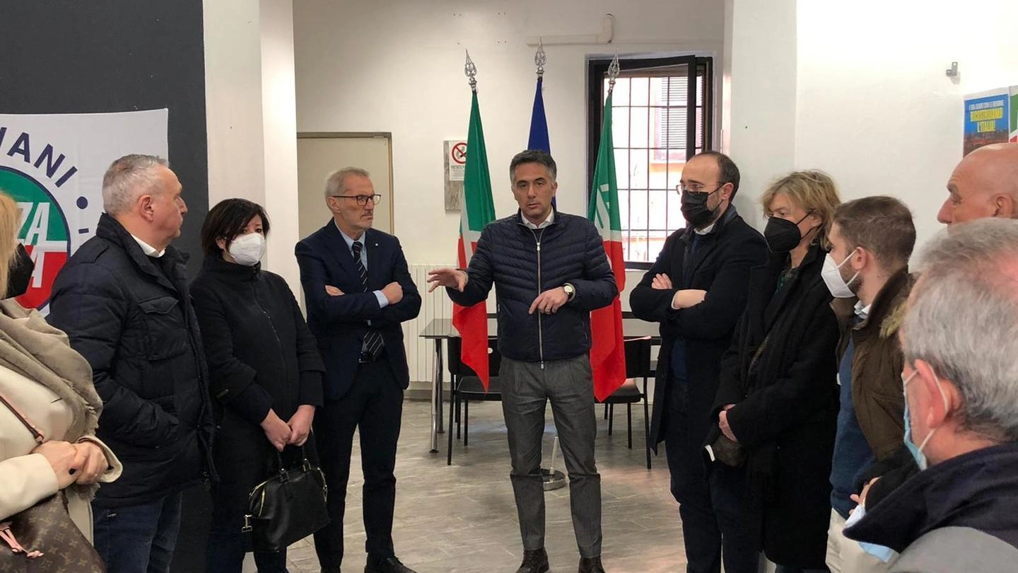 L’inaugurazione della sede elettorale di Forza Italia, in corso Roma