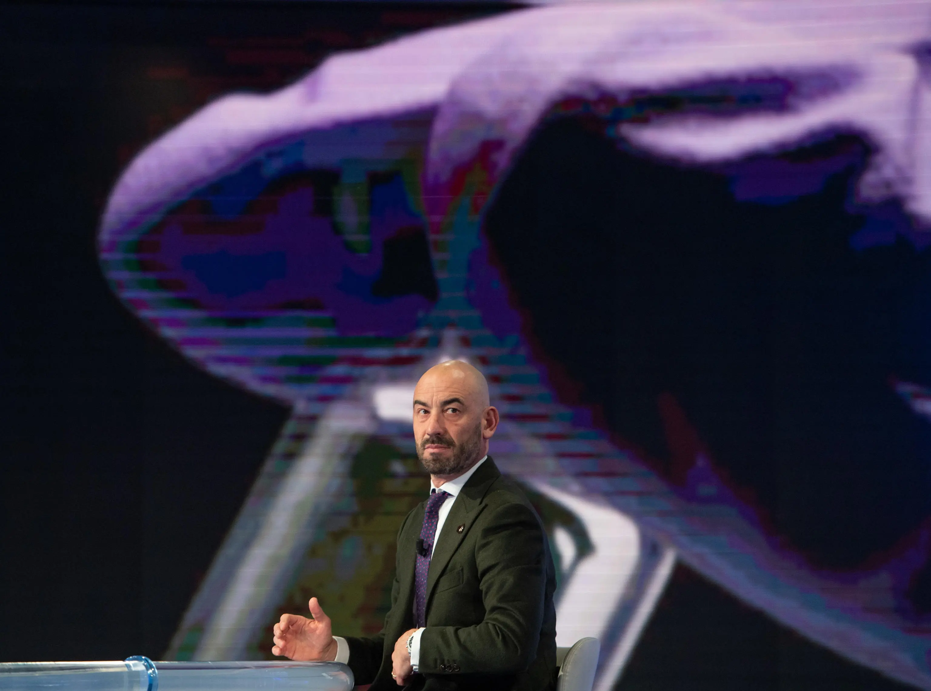 Bassetti: “È ora di togliere la quarantena per i positivi al Covid-19”
