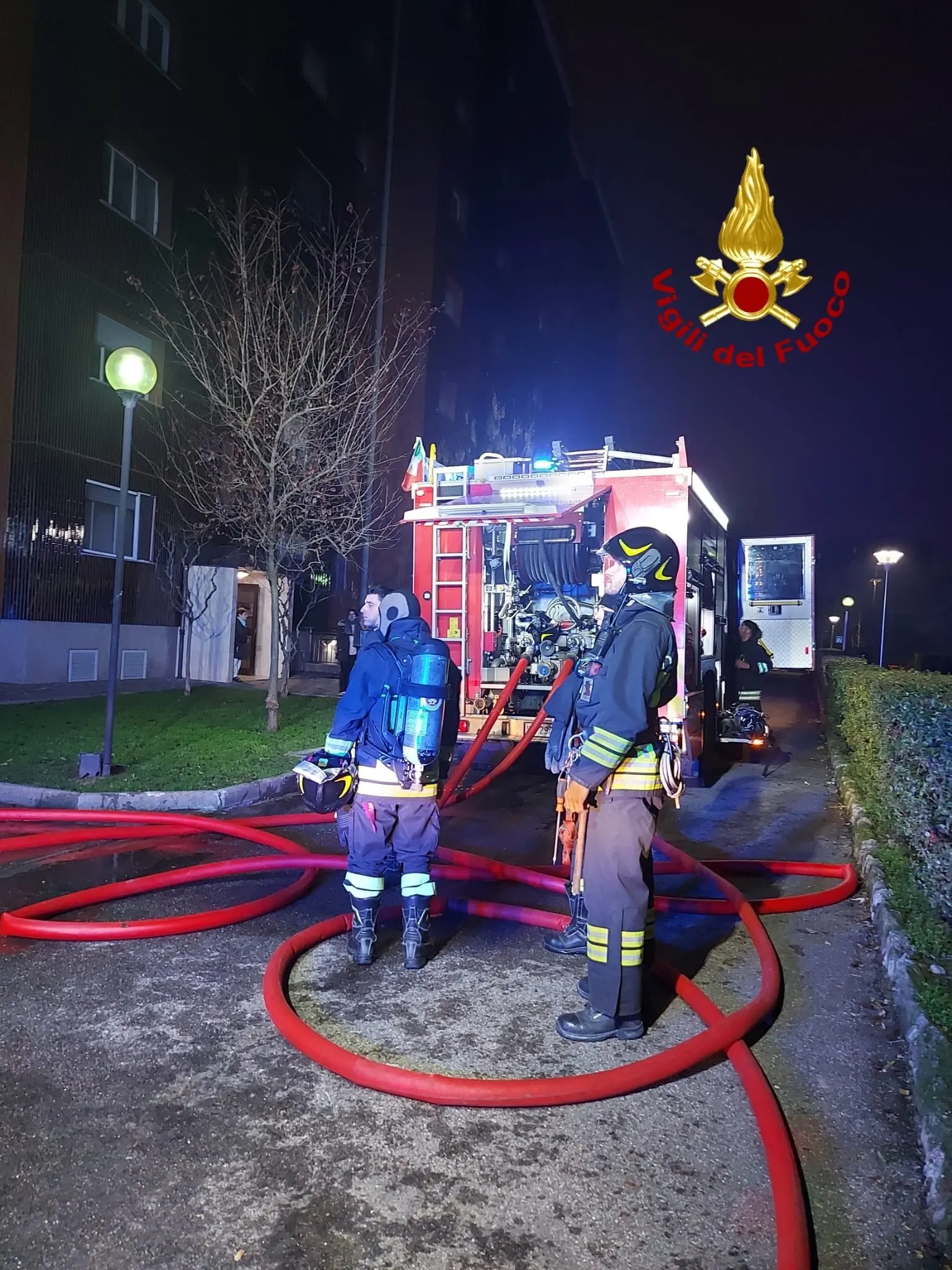 Incendio in via Cilea: fiamme in un appartamento, evacuato il palazzo