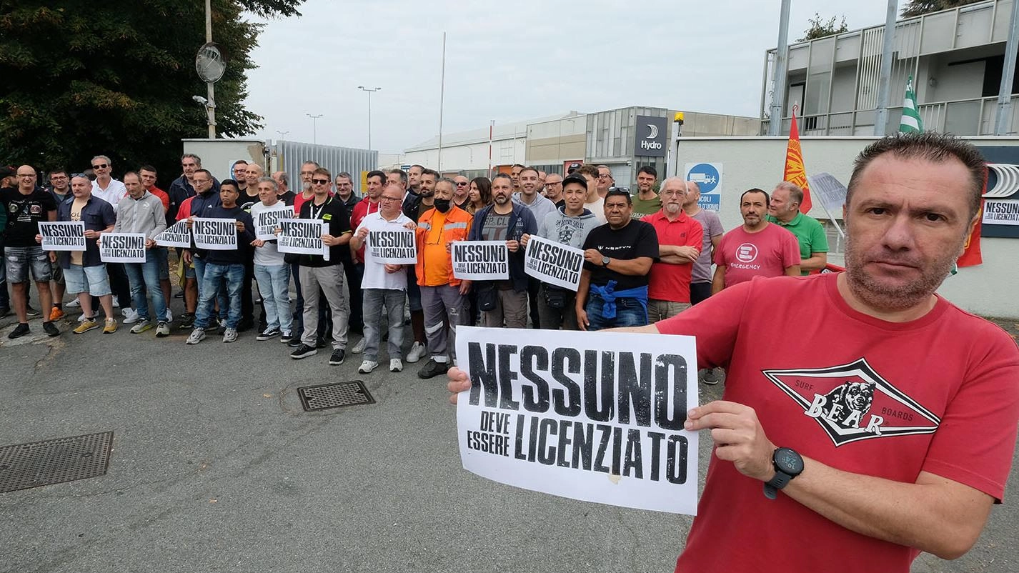Hydro Extrusion, accordo esuberi: 8 licenziamenti su base volontaria Hydro Extrusion, accordo esuberi: 8 licenziamenti su base volontaria