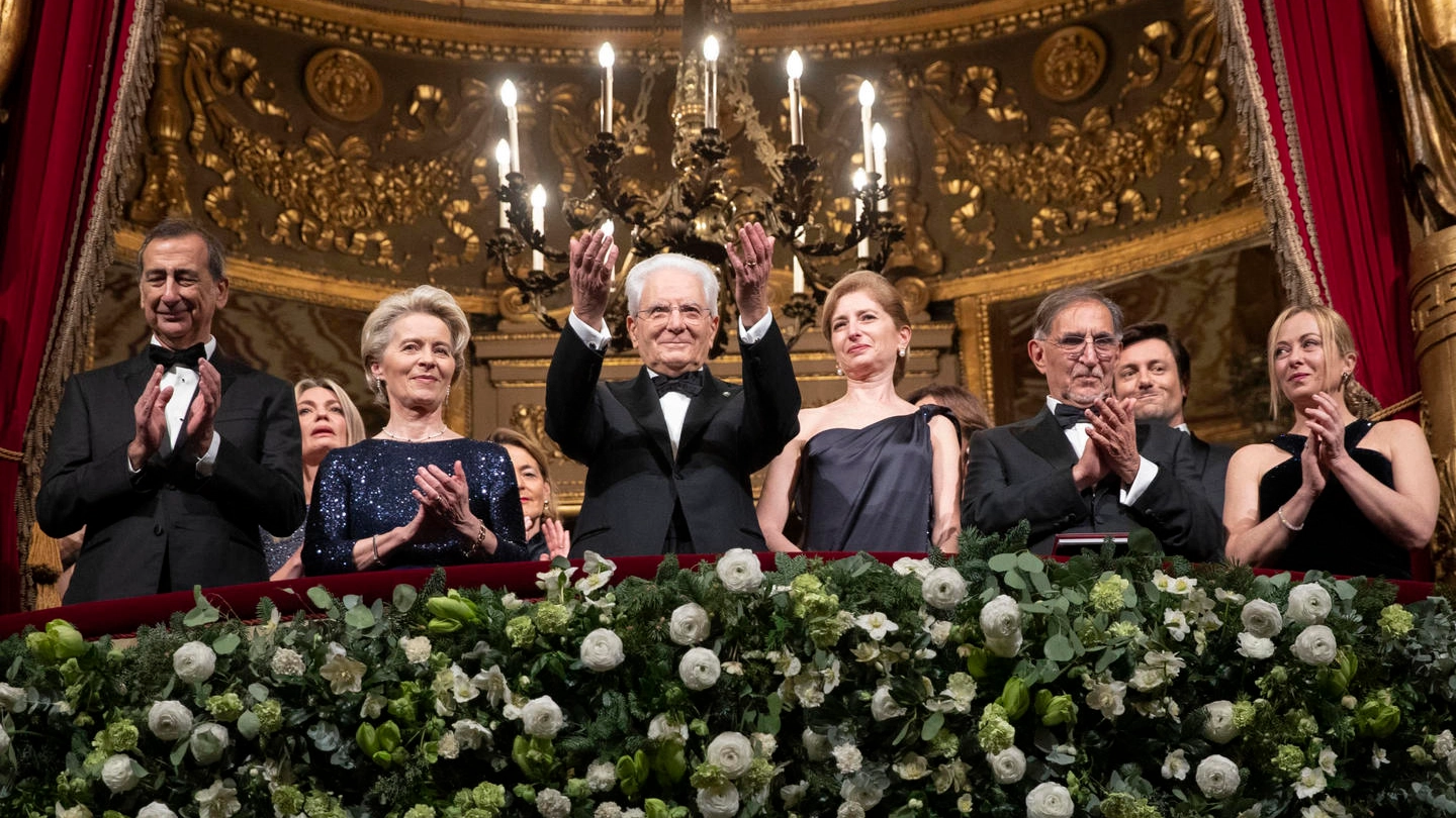 Prima della Scala 2022, il palco reale con al centro il presidente Sergio Mattarella