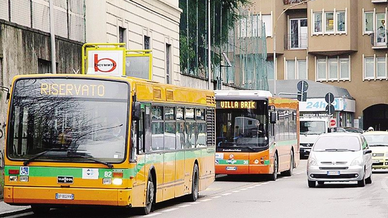 Autobus di LineeLecco Autobus di LineeLecco