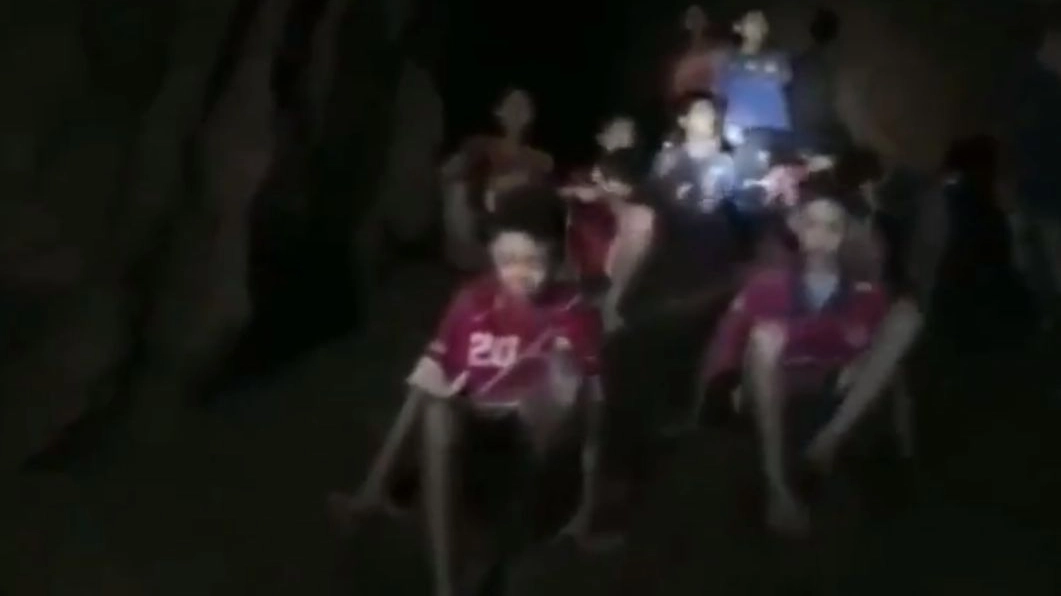 Thailandia, i bambini ritrovati vivi dopo 9 giorni in una grotta (Twitter)