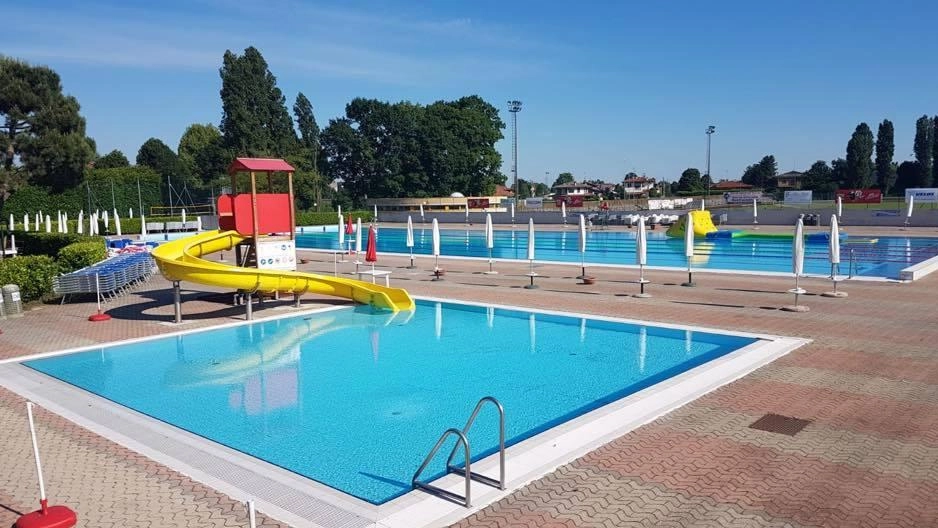 La maledizione della piscina. L’incendio del chiringuito amara ciliegina sulla torta La maledizione della piscina. L’incendio del chiringuito amara ciliegina sulla torta