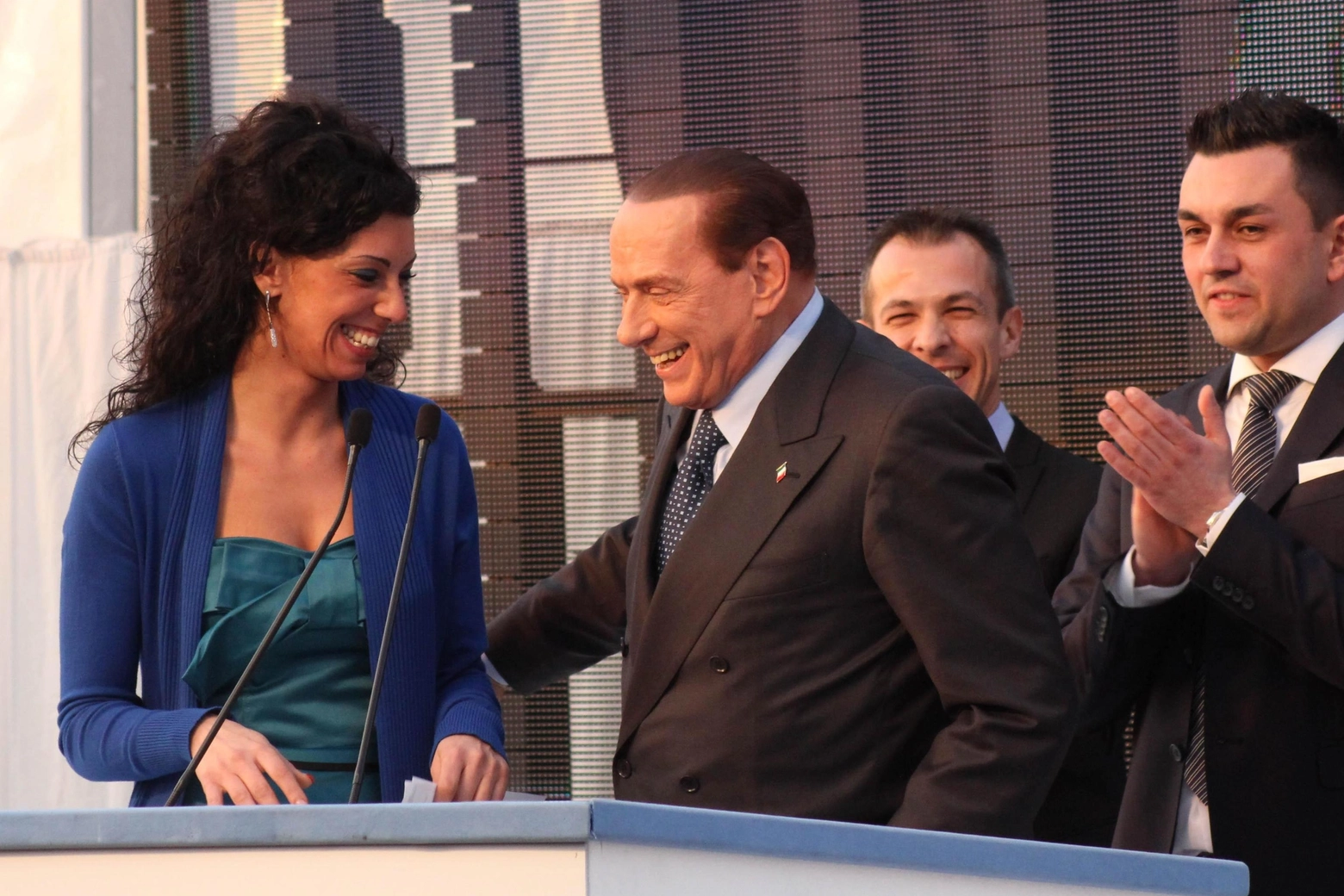 SIlvio Berlusconi durante la visita nella sede della Green Power di Mirano