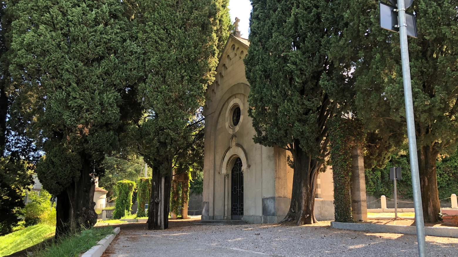 Il Mausoleo di Luciano Manara a Barzanò Il Mausoleo di Luciano Manara a Barzanò