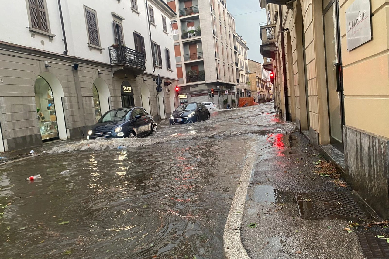 Strade allagate a Monza