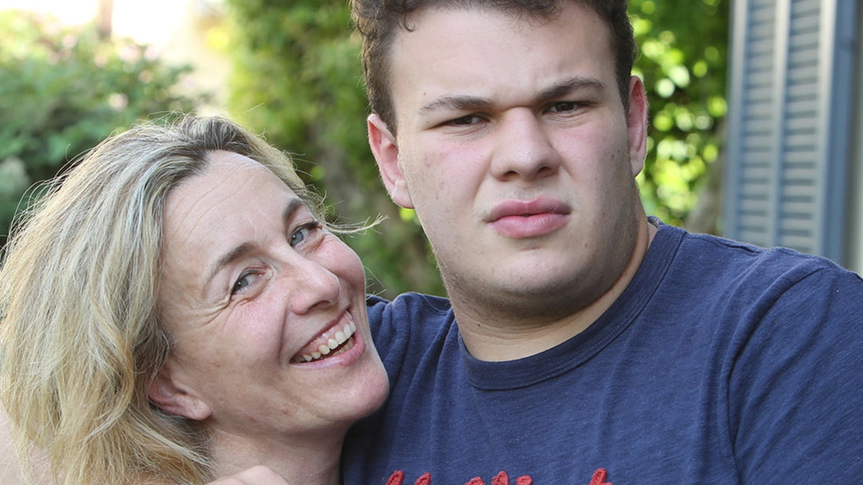 Melissa insieme al figlio Alessandro, 19 anni, promosso alla maturità di quest’anno