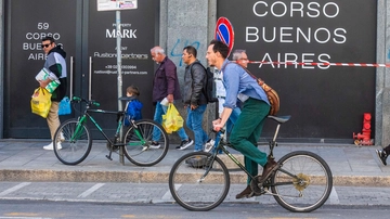 Milano, boom di incidenti per i ciclisti: ecco la mappa delle strade killer