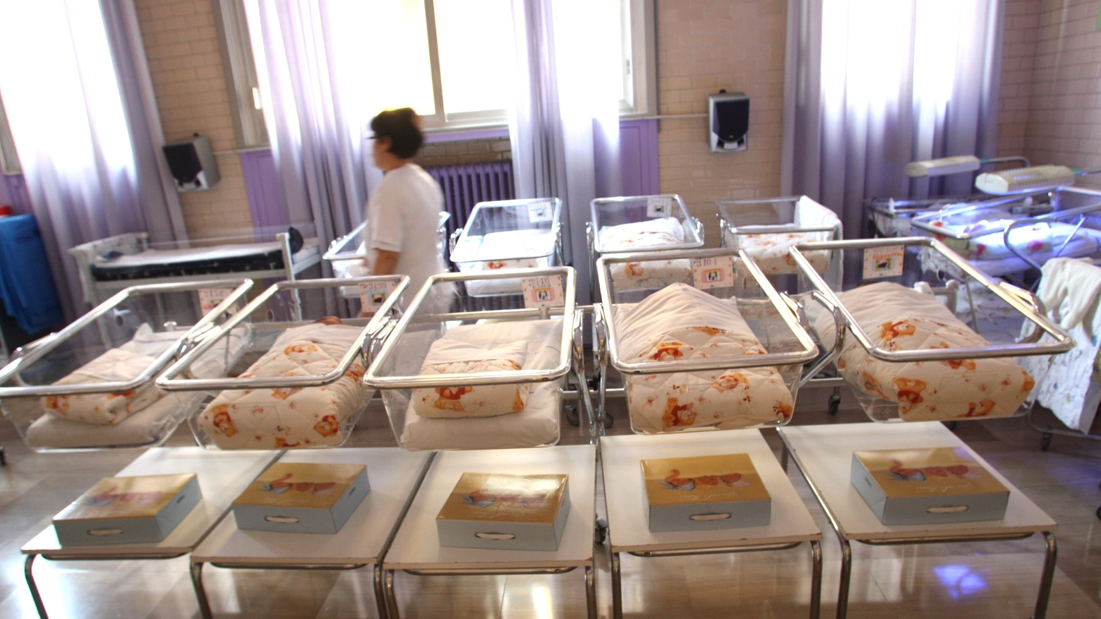 Un reparto di maternità (Newpress)