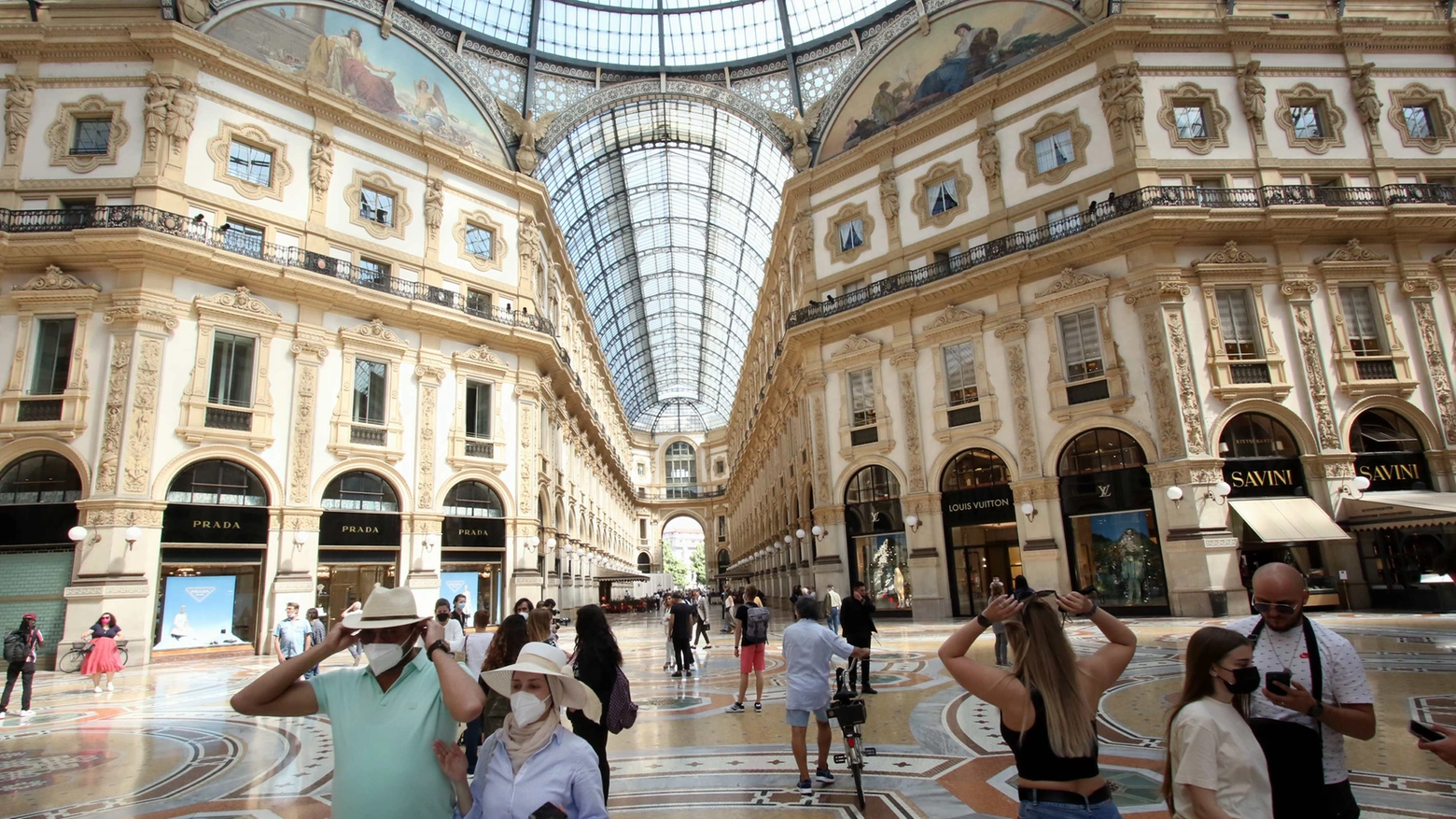 Turisti in Galleria Vittorio Emanuele 